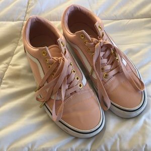 Women’s size 8 vans